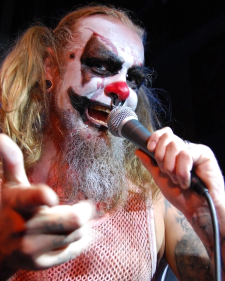 Sångaren i bandet "Skitarg"